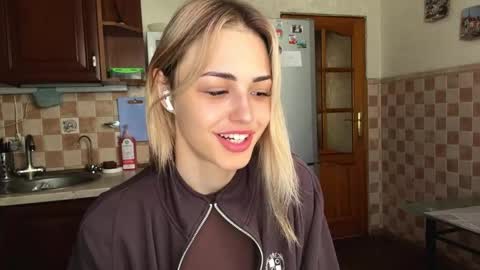 Snapshot of ozellagranville chatting on 8, 6, 2026 Eva online show from 8, 6, 2026
