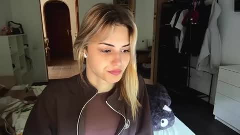 Snapshot of ozellagranville chatting on 12, 6, 2026 Eva online show from 12, 6, 2026