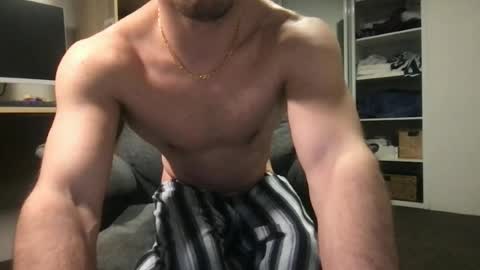 Snapshot of ozsurferboy773375 chatting on 6, 8, 2026 Hrny aussie surfer online show from 6, 8, 2026