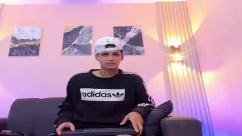 ozuna_hot_ online show from 4, 7, 2026