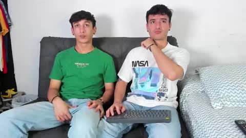 Snapshot of p_jhon chatting on 4, 11, 2025 P online show from 4, 11, 2025