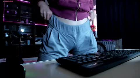 Ella online show from 14, 2, 2025