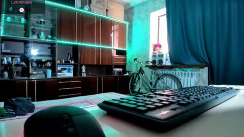 Ella online show from 16, 2, 2025