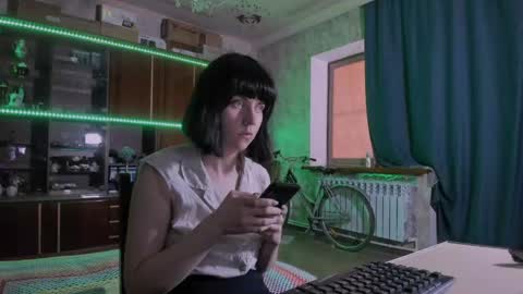 Ella online show from 6, 6, 2026