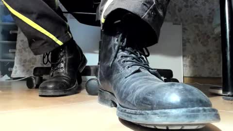 Snapshot of pablomenesssl chatting on 11, 11, 2025 Pablo Meness online show from 11, 11, 2025