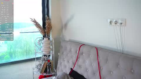 Kimlovense is activeThere are legends that in this room all your wishes can come true  Private is Open online show from 28, 7, 2026