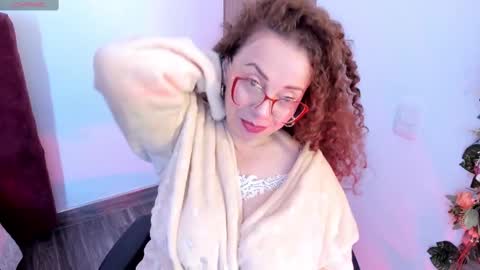 Snapshot of pam_hills chatting on 11, 3, 2025 You can call me Mommy Goddess Queen online show from 11, 3, 2025