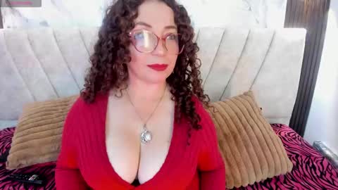 Snapshot of pam_hills chatting on 9, 3, 2026 You can call me Mommy Goddess Queen online show from 9, 3, 2026