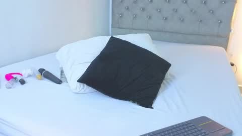 pamela23_ online show from 28, 4, 2026