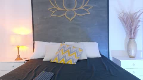 Pamela Parrish online show from 25, 10, 2025