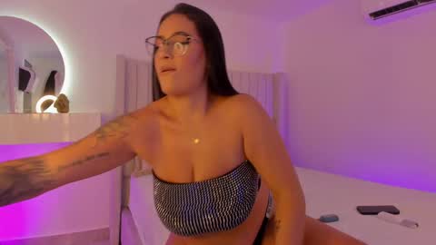 Snapshot of pamela_vega chatting on 6, 2, 2025 Manuela online show from 6, 2, 2025