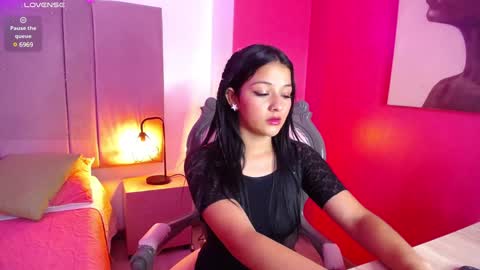 PamelaEvans   online show from 29, 1, 2025