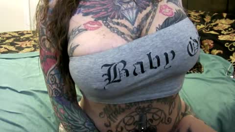 PAMELA GUNNS online show from 9, 4, 2026