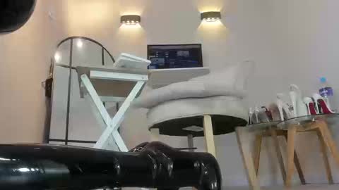 pamelasmith128858 online show from 11, 3, 2026