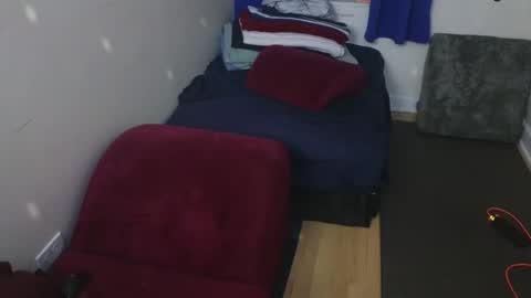 PantsLessTraveler online show from 25, 2, 2025