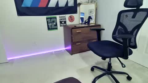 Snapshot of pantyboy2000 chatting on 21, 2, 2026 Dash Riprock online show from 21, 2, 2026