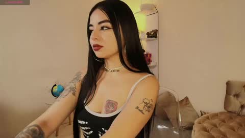 PAOLA IM INDEPENDENT MODEL online show from 25, 5, 2026