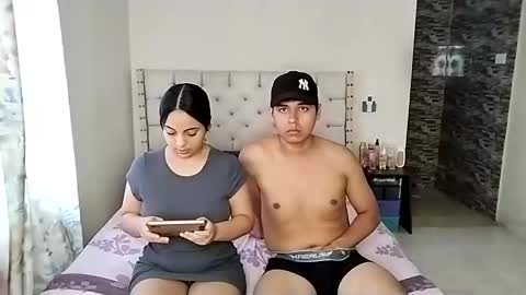 Paola 23 and Andres 25 online show from 3, 6, 2026