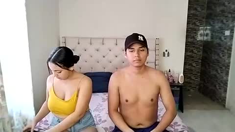 Paola 23 and Andres 25 online show from 21, 6, 2026