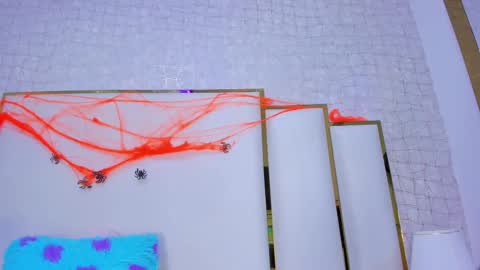 Paola  online show from 31, 10, 2025