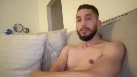 papicubano_guapo23cm online show from 16, 12, 2024