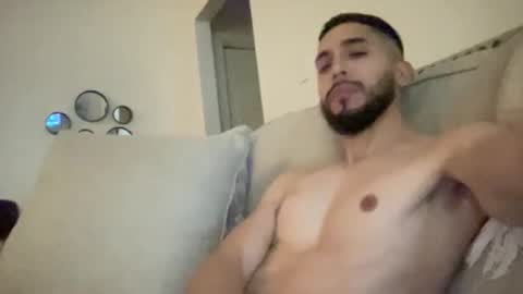 papicubano_guapo23cm online show from 14, 1, 2025