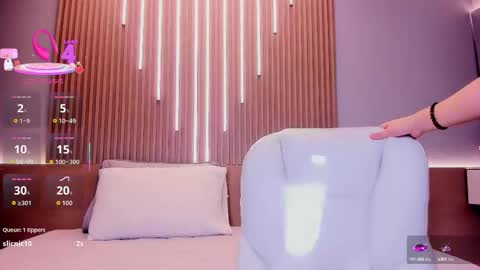 Snapshot of paradise_doll_s chatting on 15, 10, 2025 Amy and my doll online show from 15, 10, 2025