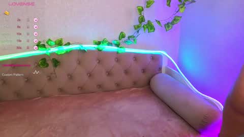 Allie  Alex Thumbs up if you like us online show from 21, 2, 2025