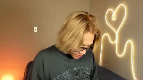 Snapshot of parisstone2 chatting on 8, 12, 2024 connie online show from 8, 12, 2024