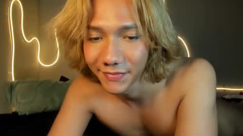 Snapshot of parisstone2 chatting on 12, 12, 2024 connie online show from 12, 12, 2024