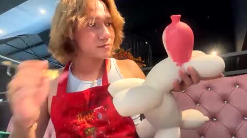 Snapshot of parisstone2 chatting on 22, 1, 2025 connie online show from 22, 1, 2025