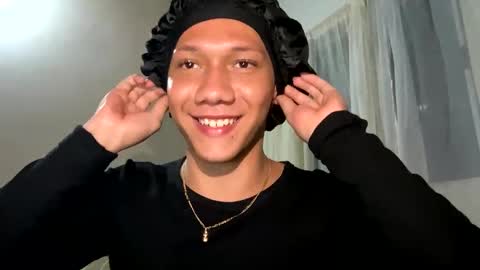 Snapshot of parisstone2 chatting on 30, 1, 2025 connie online show from 30, 1, 2025