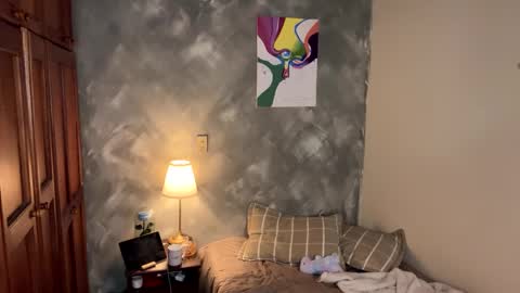 Snapshot of parisstone2 chatting on 5, 2, 2025 connie online show from 5, 2, 2025