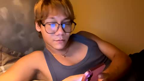 Snapshot of parisstone2 chatting on 1, 3, 2025 connie online show from 1, 3, 2025