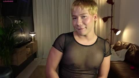 Snapshot of parisstone2 chatting on 9, 10, 2025 connie online show from 9, 10, 2025