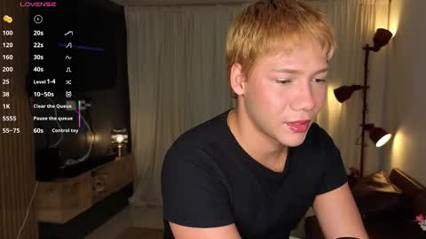 Snapshot of parisstone2 chatting on 15, 10, 2025 connie online show from 15, 10, 2025