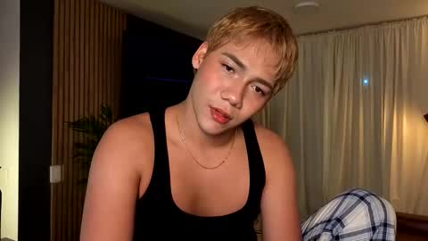 Snapshot of parisstone2 chatting on 21, 10, 2025 connie online show from 21, 10, 2025