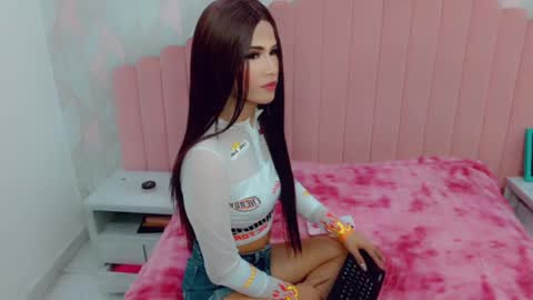 party_fre_girl online show from 28, 4, 2026