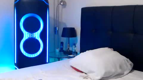 Sexy Prinsesje Celina and my Boyfriend Fred  Follow Passiekoppel on TwitterREAD BIO online show from 7, 2, 2025