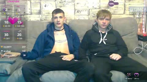 Max tall dark-haired guy with tattoos and Phil blond-haired online show from 8, 3, 2026