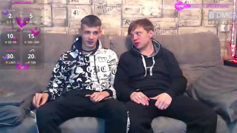 Max tall dark-haired guy with tattoos and Phil blond-haired online show from 15, 3, 2026