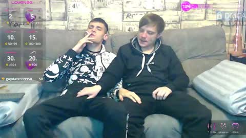 Max tall dark-haired guy with tattoos and Phil blond-haired online show from 20, 3, 2026
