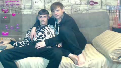 Snapshot of passionate_bonds chatting on 8, 5, 2026 Max tall dark-haired guy with tattoos and Phil blond-haired online show from 8, 5, 2026