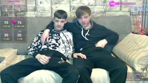 Snapshot of passionate_bonds chatting on 11, 5, 2026 Max tall dark-haired guy with tattoos and Phil blond-haired online show from 11, 5, 2026