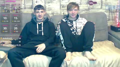 Snapshot of passionate_bonds chatting on 15, 5, 2026 Max tall dark-haired guy with tattoos and Phil blond-haired online show from 15, 5, 2026