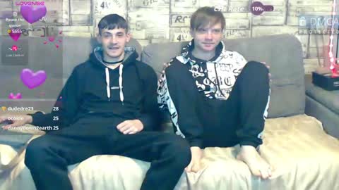 Snapshot of passionate_bonds chatting on 15, 5, 2026 Max tall dark-haired guy with tattoos and Phil blond-haired online show from 15, 5, 2026
