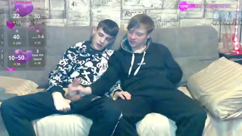 Snapshot of passionate_bonds chatting on 17, 5, 2026 Max tall dark-haired guy with tattoos and Phil blond-haired online show from 17, 5, 2026
