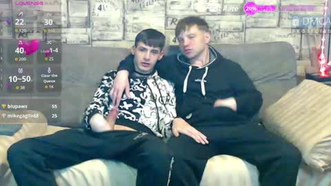 Snapshot of passionate_bonds chatting on 20, 5, 2026 Max tall dark-haired guy with tattoos and Phil blond-haired online show from 20, 5, 2026