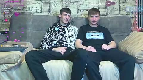 Snapshot of passionate_bonds chatting on 22, 5, 2026 Max tall dark-haired guy with tattoos and Phil blond-haired online show from 22, 5, 2026