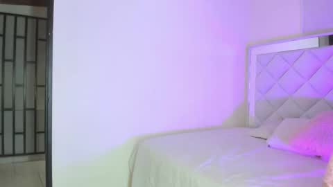 passionfruitx2 online show from 20, 4, 2026